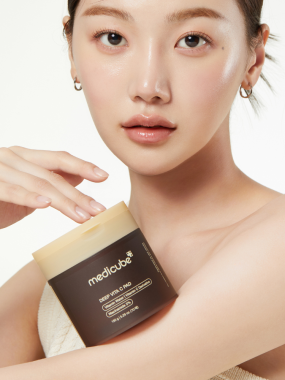 MEDICUBE DEEP VITA C PAD EXFOLIANT ÉCLAT ANTI TÂCHES