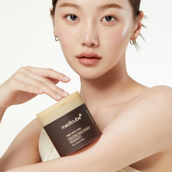 MEDICUBE DEEP VITA C PAD EXFOLIANT ÉCLAT ANTI TÂCHES