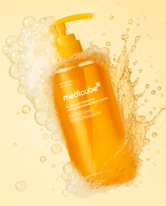 MEDICUBE GEL DOUCHE ÉCLAIRCISSANT AU CURCUMA ET ACIDE KOJIQUE / Kojic Acid Turmeric Vita Brightenning Body Wash