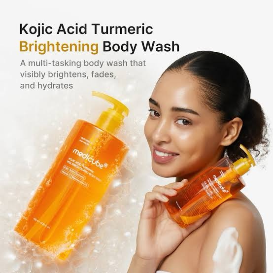 MEDICUBE GEL DOUCHE ÉCLAIRCISSANT AU CURCUMA ET ACIDE KOJIQUE / Kojic Acid Turmeric Vita Brightenning Body Wash