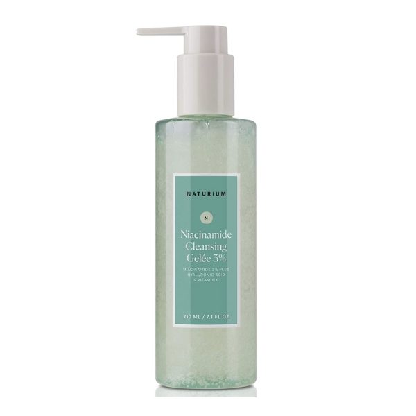 NATURIUM GELÉE NETTOYANTE AVEC 3% DE NIACINAMIDE, A L’ ACIDE HYALURONIQUE ET A LA VITAMINE C
